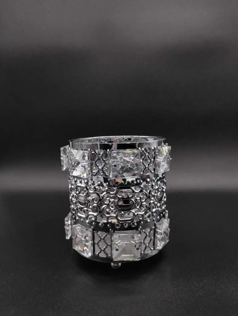 porta pinceles plateado con diamantes