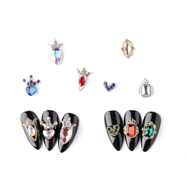 DECORACIÓN PARA UÑAS CORONAS