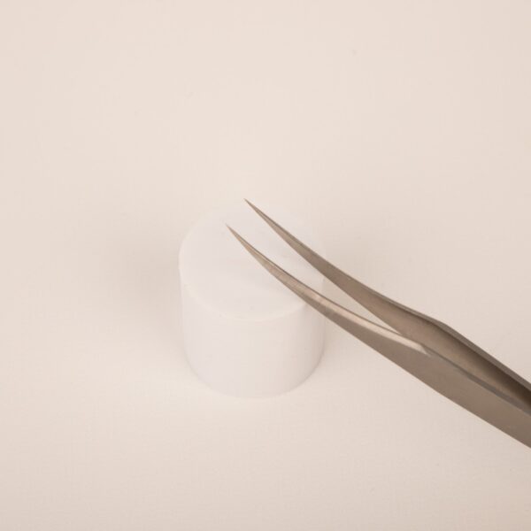 PINZA PARA EXTENSIÓN DE PESTAÑAS