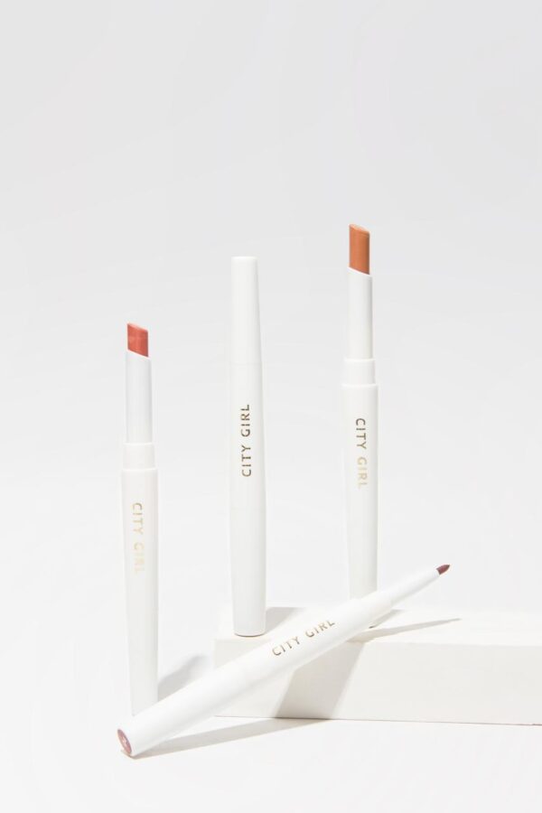 I´M JUST A GIRL LABIAL + DELINEADOR CITY GIRL
