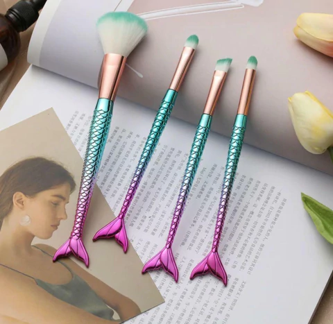 Brocha para maquillaje x4 COLA DE SIRENA METALIZADA ELOISE