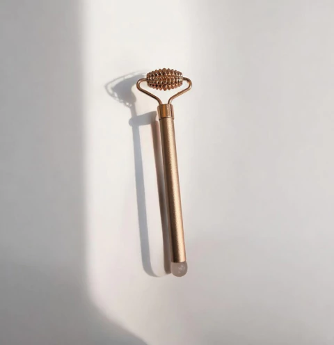Rodillo roller masajeador ROSE GOLD  BEAUTY COLLECTION 