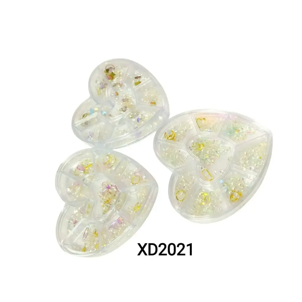 [PY-XD2021] apliques para uñas en caja divisoria corazón (Unidad)