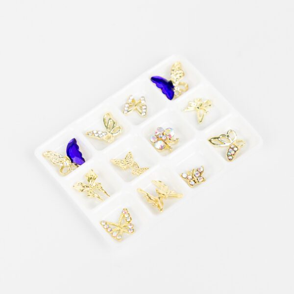 decoración de mariposas para uñas city girl