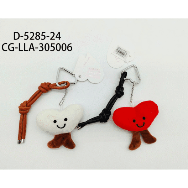 LLAVERO CHARM CORAZÓN CON PATITAS