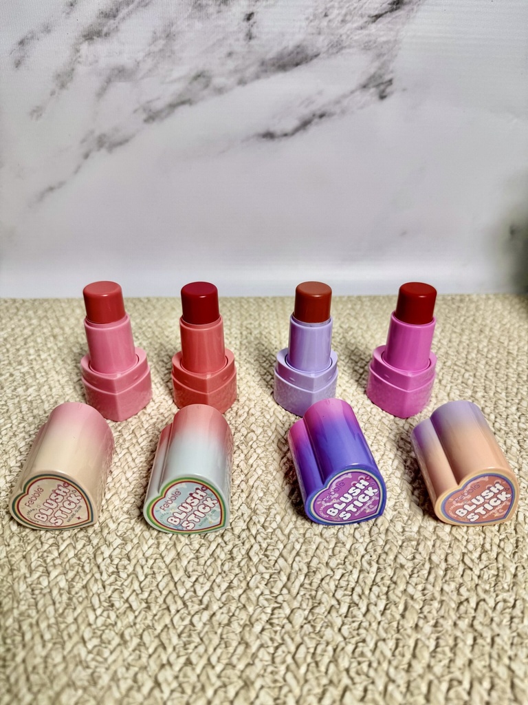 [PY-FBC076] BLUSH STICK CORAZON USHAS
