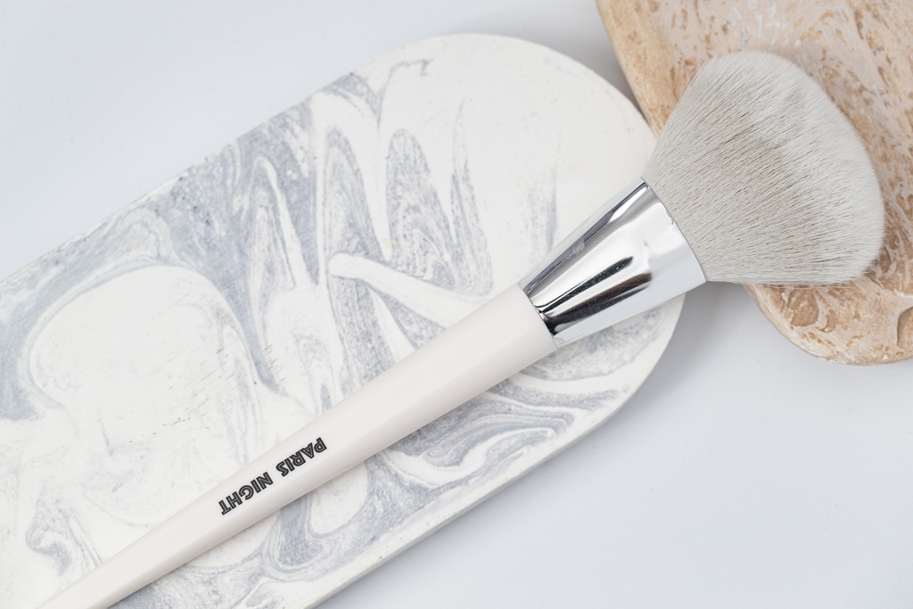 brocha mango blanco Paris Night