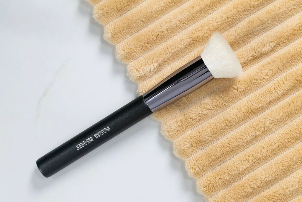 brocha negra y plateada Paris Night