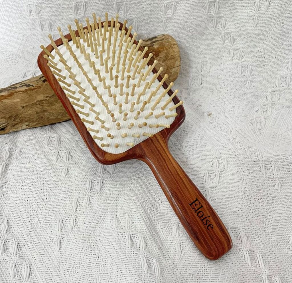 Cepillo para el pelo de madera CUADRADO  ELOISE