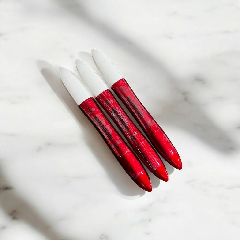 [PL-839880] Delineador 2 en 1 WATERPROOF MISS BETTY