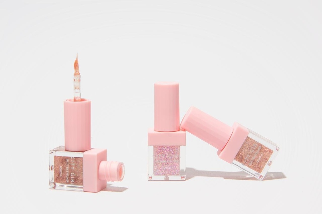 MINI DELINEADOR LIQUIDO CON GLITTER CITY GIRL