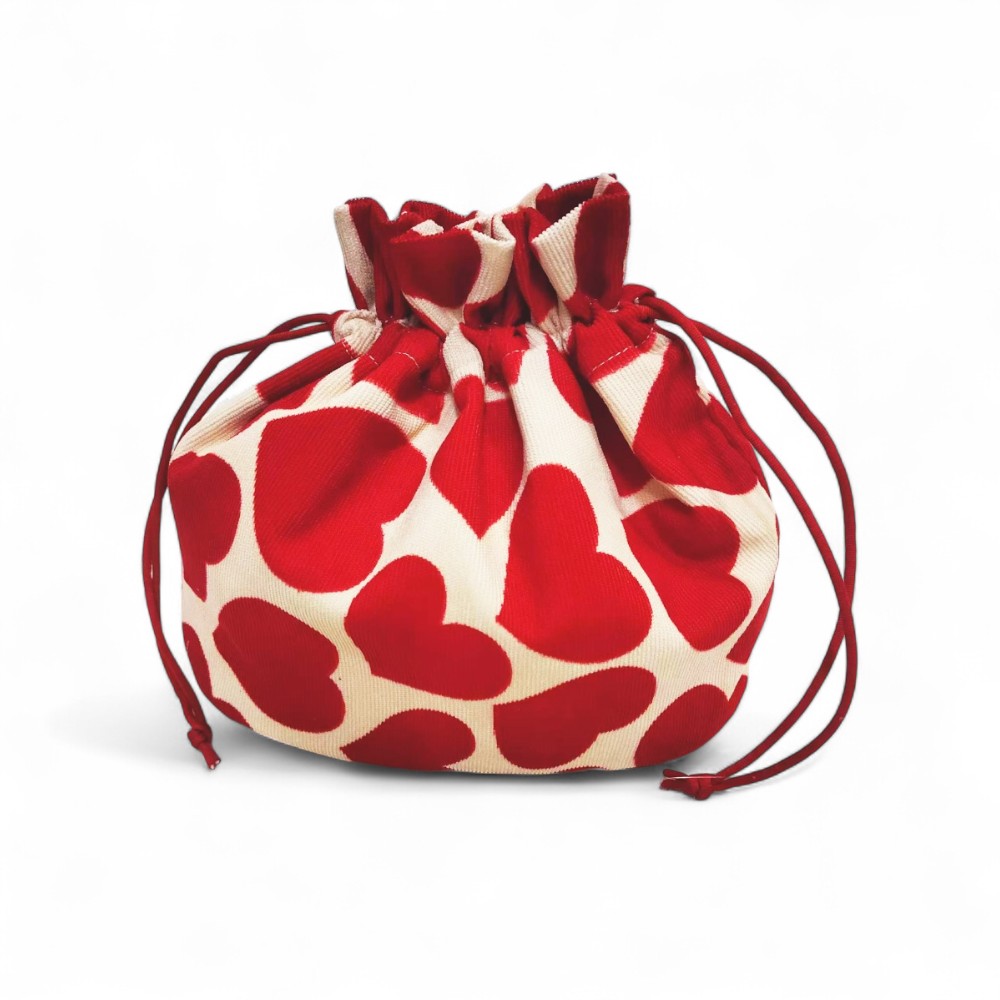 BOLSO NECESER DE TELA CORAZONES ROJOS