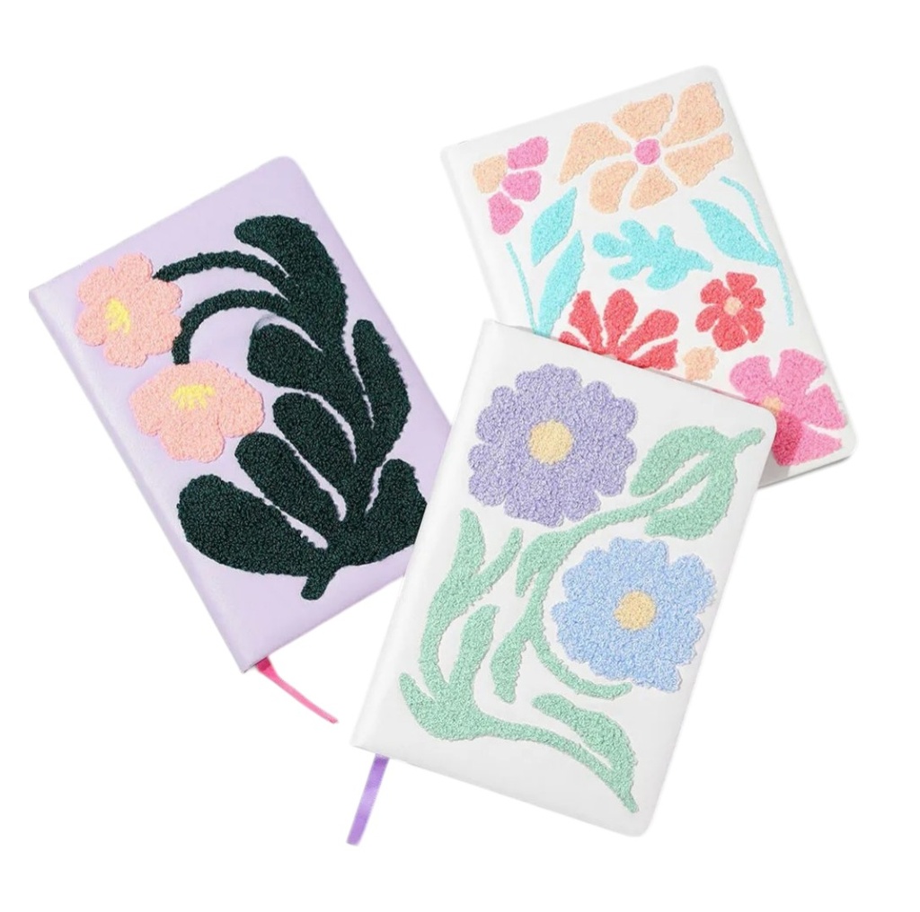 CUADERNO CON DISEÑO BORDADO 20x15CM