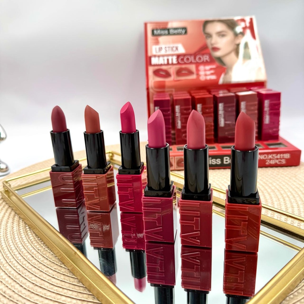 LABIAL MATTE EN BARRA BEAUTY MISS BETTY