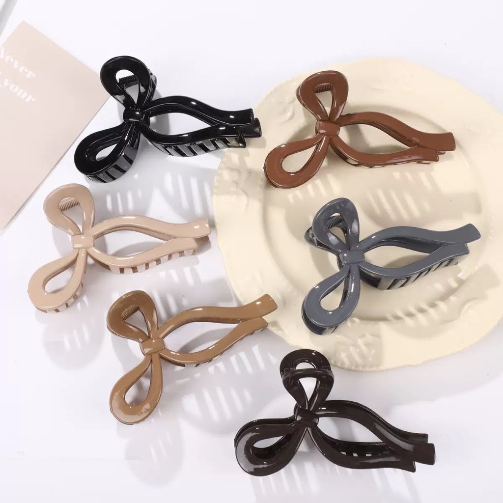 [PY-C-3104] BROCHE DE PLASTICO MOÑO X12U