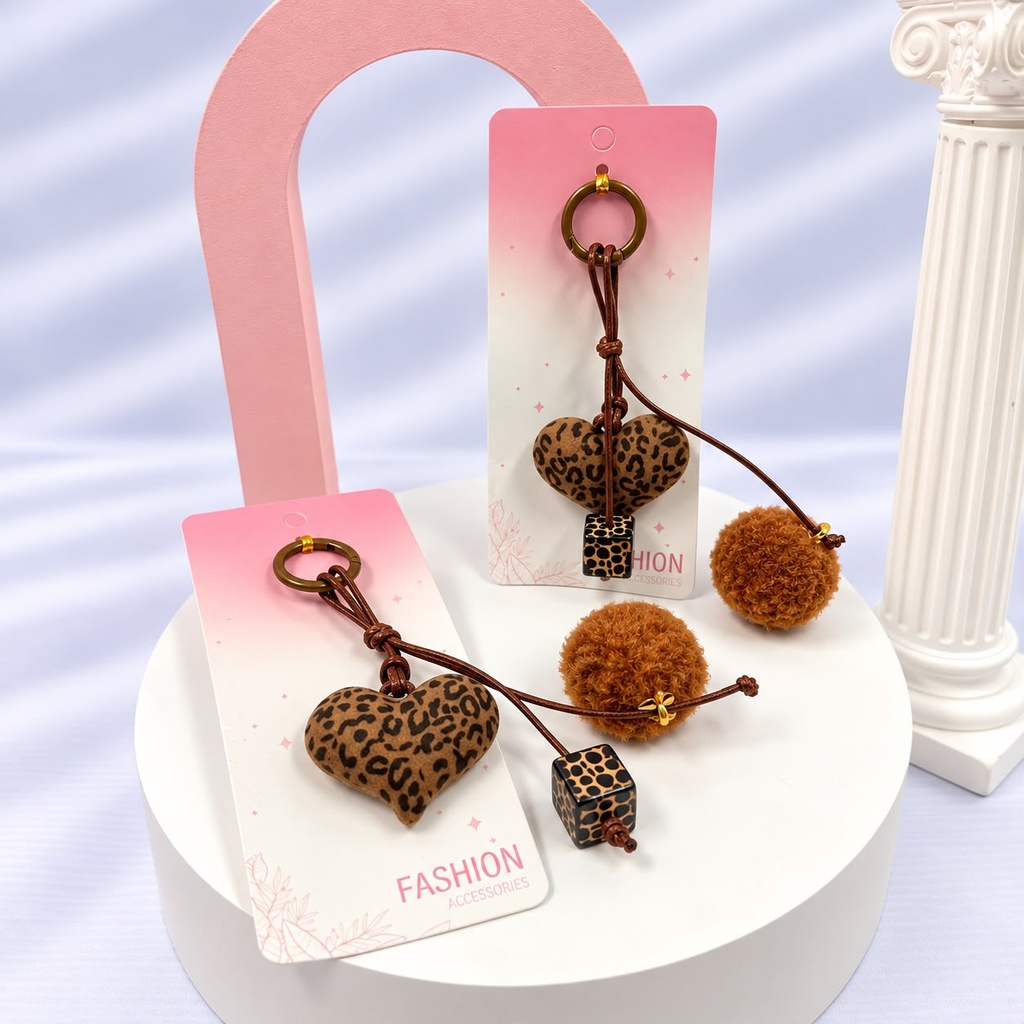 LLAVERO CORAZON LEOPARDO